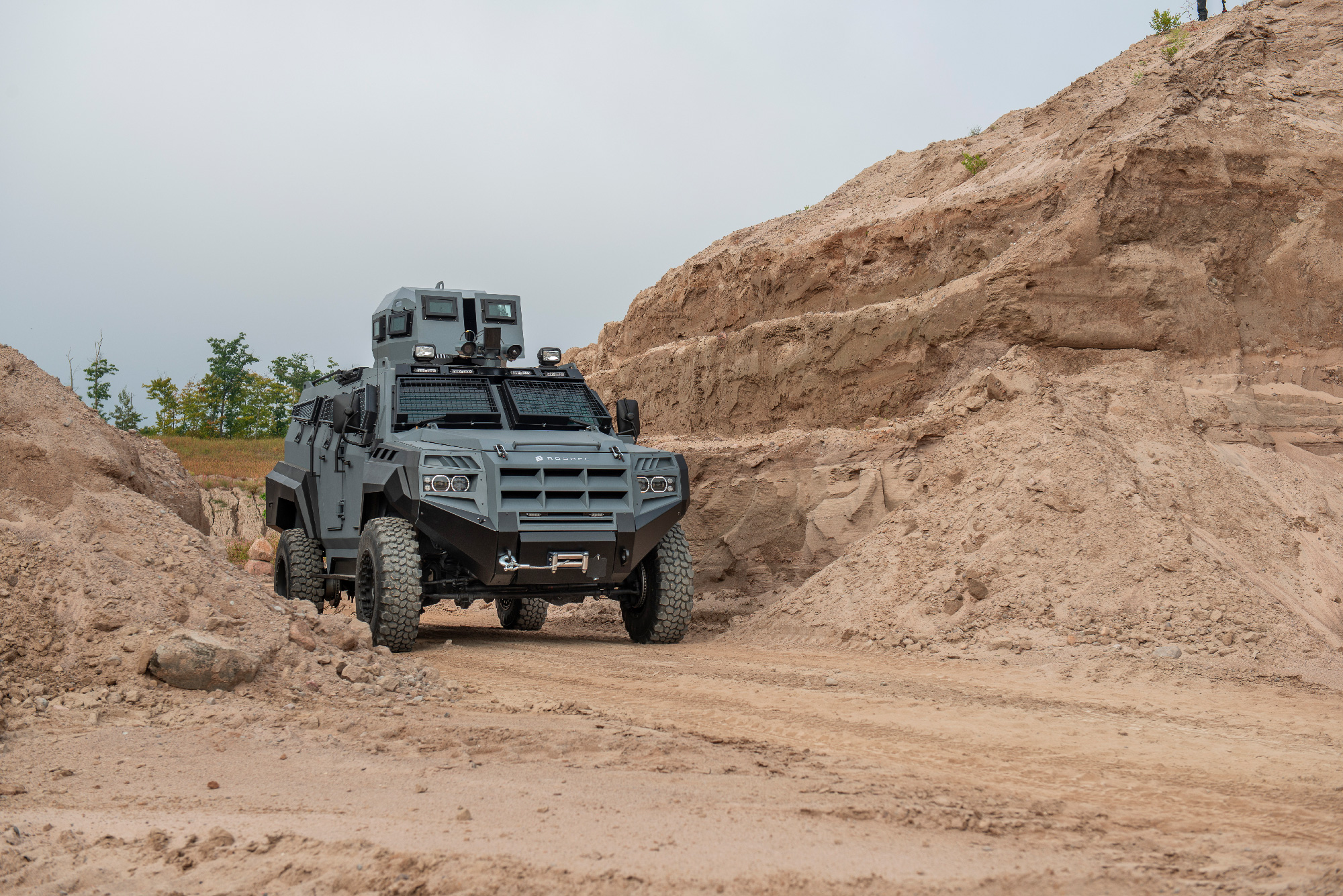 Roshel Senator APC High-Performance Emergency Response Vehicle